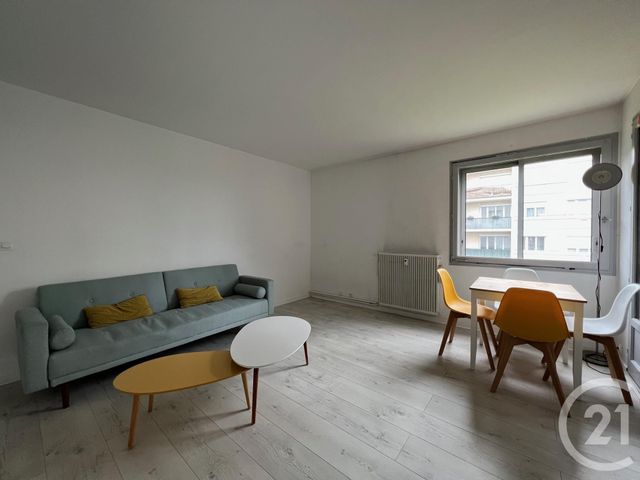 Appartement F2 à louer - 2 pièces - 53.39 m2 - LE MALESHERBOIS - 45 - CENTRE - Century 21 Agence De Malesherbes