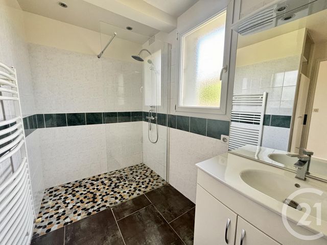 Appartement F3 à louer - 3 pièces - 61.41 m2 - LE MALESHERBOIS - 45 - CENTRE - Century 21 Agence De Malesherbes