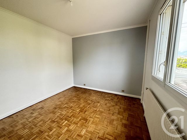 Appartement F3 à louer - 3 pièces - 61.41 m2 - LE MALESHERBOIS - 45 - CENTRE - Century 21 Agence De Malesherbes