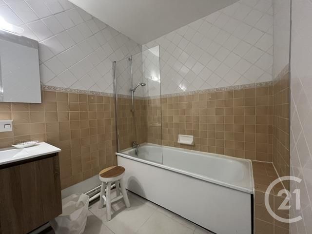 Appartement F4 à vendre - 4 pièces - 91.8 m2 - LE MALESHERBOIS - 45 - CENTRE - Century 21 Agence De Malesherbes