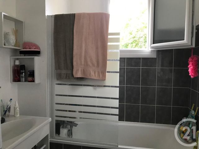 Appartement F3 à vendre - 3 pièces - 61.0 m2 - LE MALESHERBOIS - 45 - CENTRE - Century 21 Agence De Malesherbes