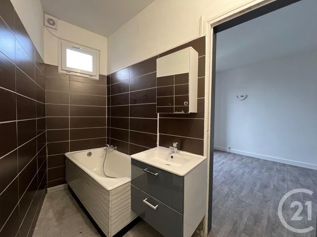 Appartement F2 à vendre - 2 pièces - 36.95 m2 - LE MALESHERBOIS - 45 - CENTRE - Century 21 Agence De Malesherbes