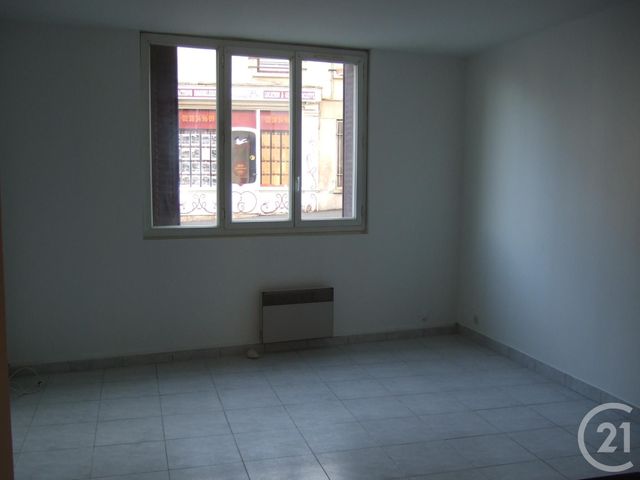 Appartement F2 à vendre - 2 pièces - 43.45 m2 - LE MALESHERBOIS - 45 - CENTRE - Century 21 Agence De Malesherbes