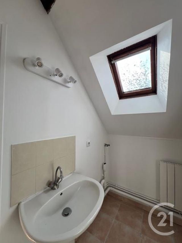 Appartement Studio à vendre - 1 pièce - 22.15 m2 - LE MALESHERBOIS - 45 - CENTRE - Century 21 Agence De Malesherbes