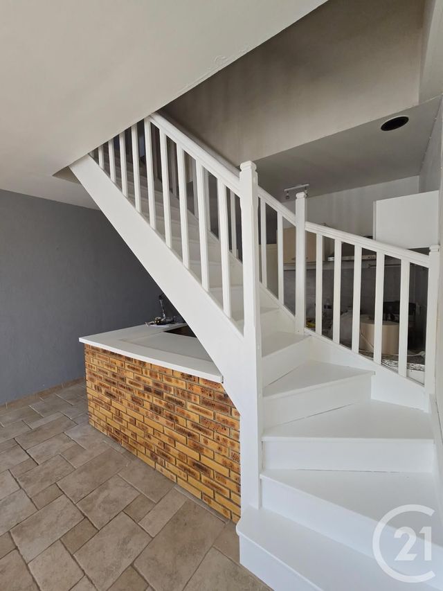 Appartement F2 à louer - 2 pièces - 41.74 m2 - LE MALESHERBOIS - 45 - CENTRE - Century 21 Agence De Malesherbes