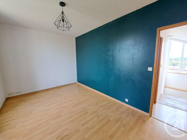 maison à louer - 5 pièces - 78.37 m2 - LE MALESHERBOIS - 45 - CENTRE - Century 21 Agence De Malesherbes