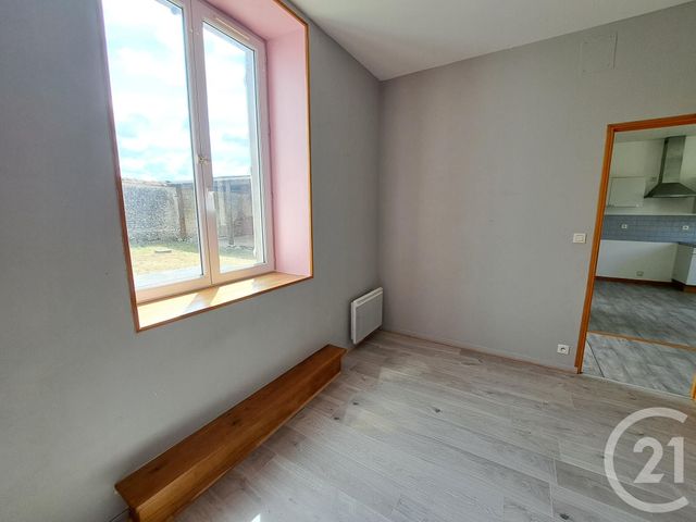maison à louer - 5 pièces - 78.37 m2 - LE MALESHERBOIS - 45 - CENTRE - Century 21 Agence De Malesherbes